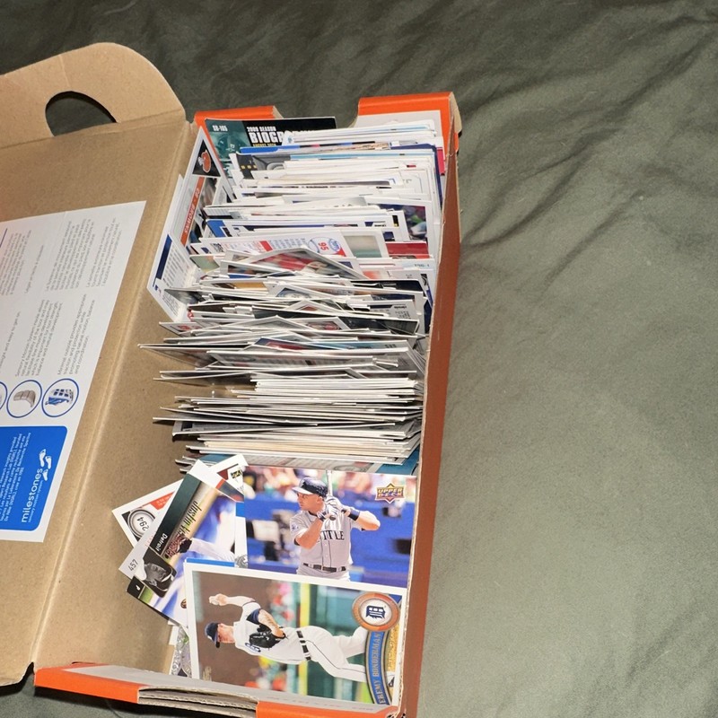 Misc box of Sports Trading Card Lot, Standard Size (baseball, football)