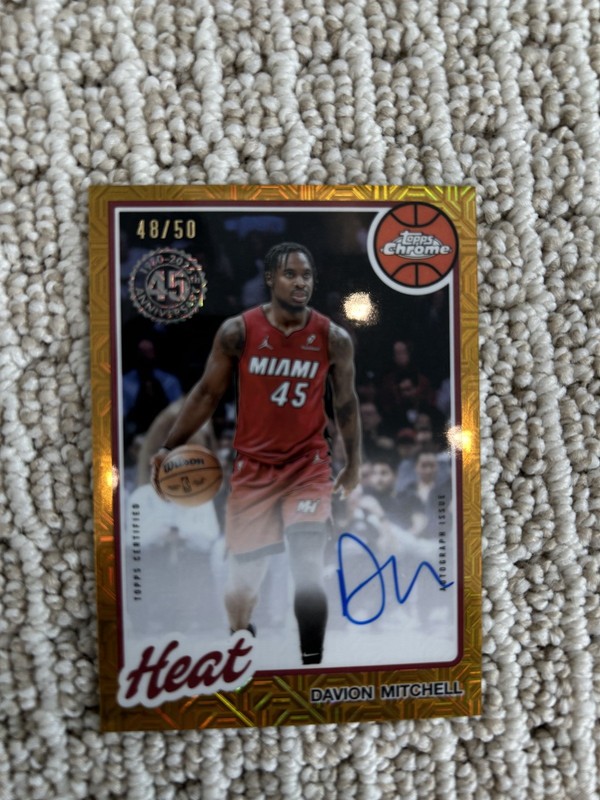 Davion Mitchell – 2025-26 Topps Basketball – 80CA2-DM Gold Mojo Auto /50