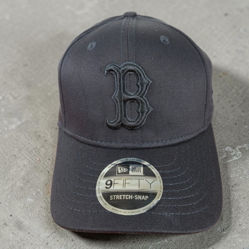 Boston Red Sox 9FIFTY Stretch-Snapback New Era MLB Hat Cap Black on Black OSFM gallery