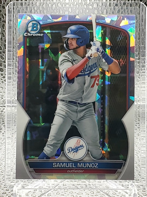 2023 Bowman – Chrome Prospects Samuel Munoz – Atomic Refractor #BCP-80 Dodgers