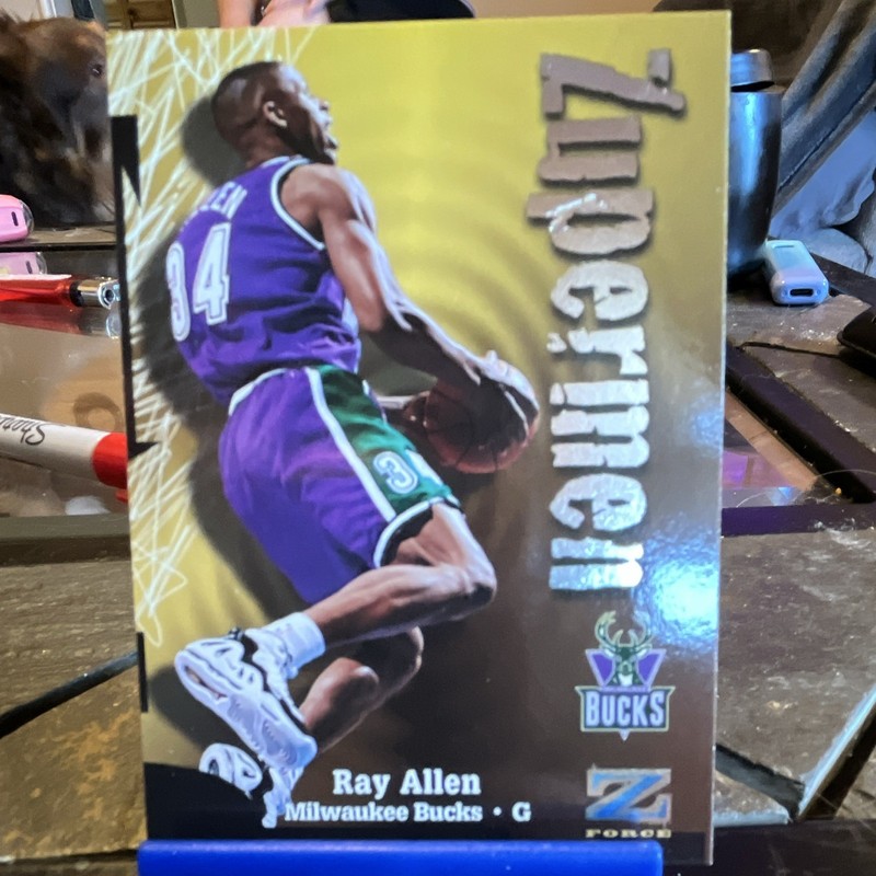 SkyBox 1997-98 Z-Force Zupermen Insert Ray Allen #198 Milwaukee Bucks