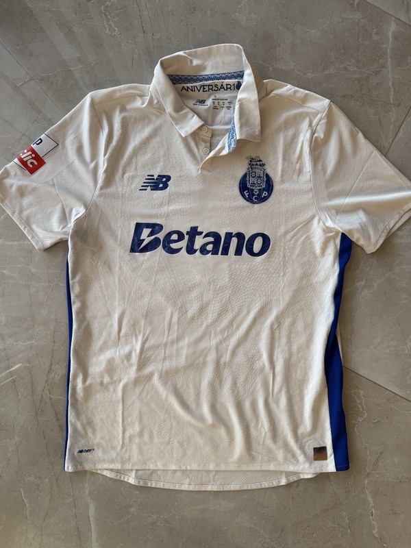 FC Porto 2025/26 Third Match-issued autographed Ángel Alarcón Jersey gallery