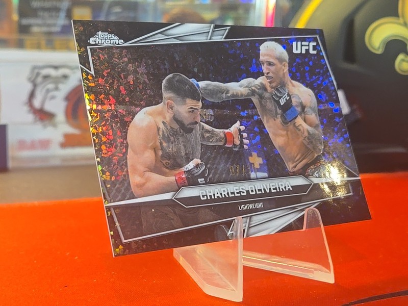 Charles Oliveira /10 Black Mini Diamonds Refractor 2026 Topps Chrome gallery