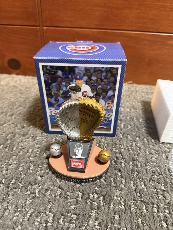 Anthony Rizzo Chicago Cubs SGA 2016 Rawlings Platinum Gold Glove Statue with Box