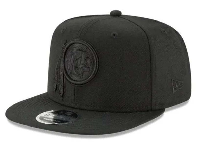 NWT Authentic NFL Washington Redskins New Era Black On Black 9Fifty Snapback Hat