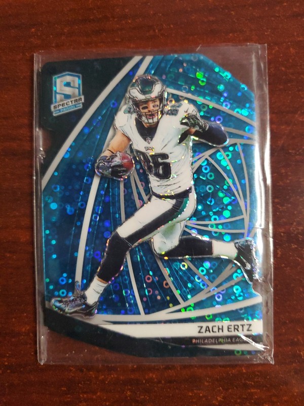 2019 Panini Spectra Neon Blue Die Cut #30 Zach Ertz /50 SSP Rare Card