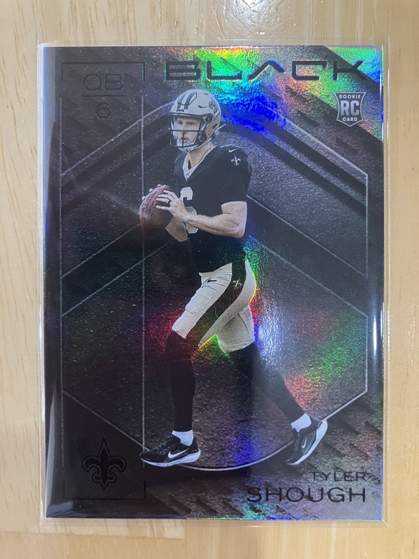 2025 Panini Black – Rookies Tyler Shough #117 (RC)