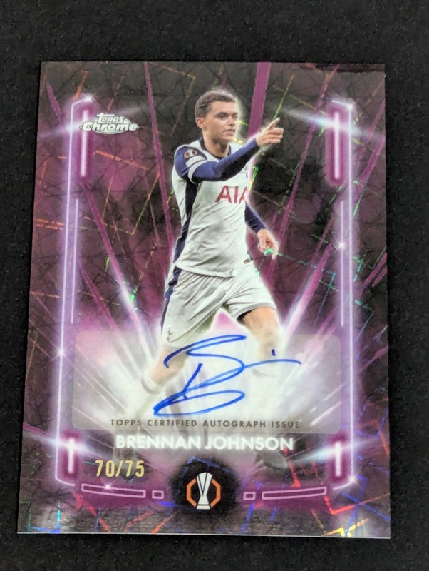 2024-25 Topps Chrome UEFA UCC – Black Lazer Brennan Johnson Auto /75 Magenta