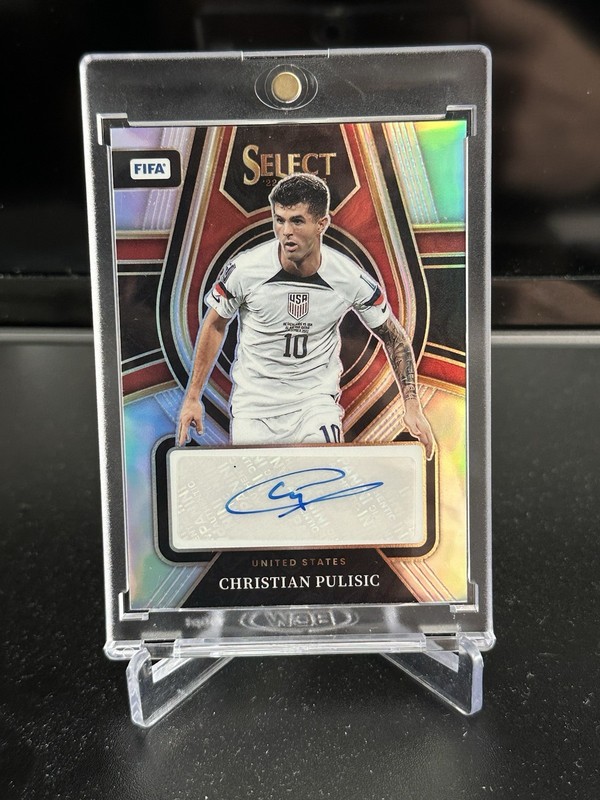 Christian Pulisic Autographed Panini Select Prizm USA Soccer FIFA World Cup Card
