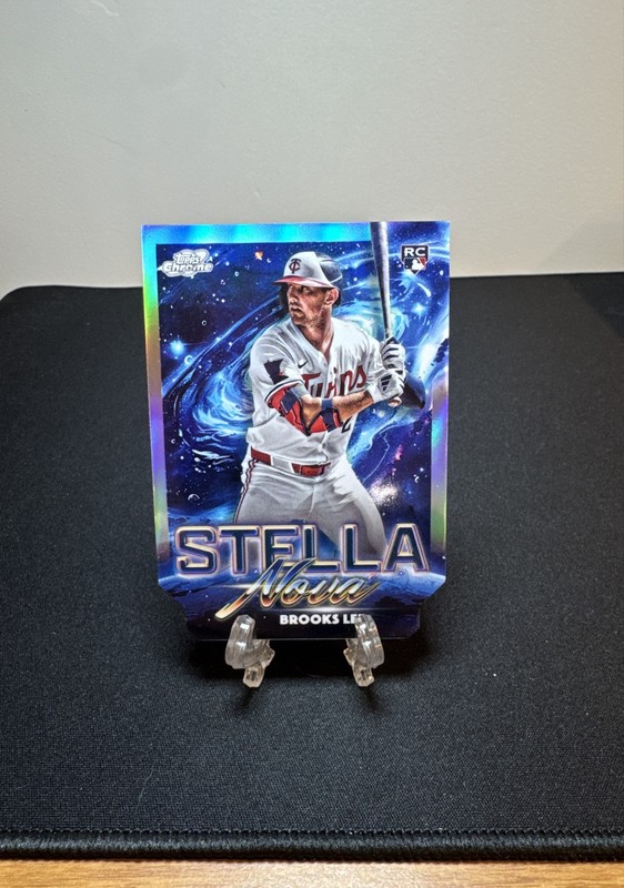Brooks Lee 2025 Topps Cosmic Chrome – Stellanova #SN-15 (RC)