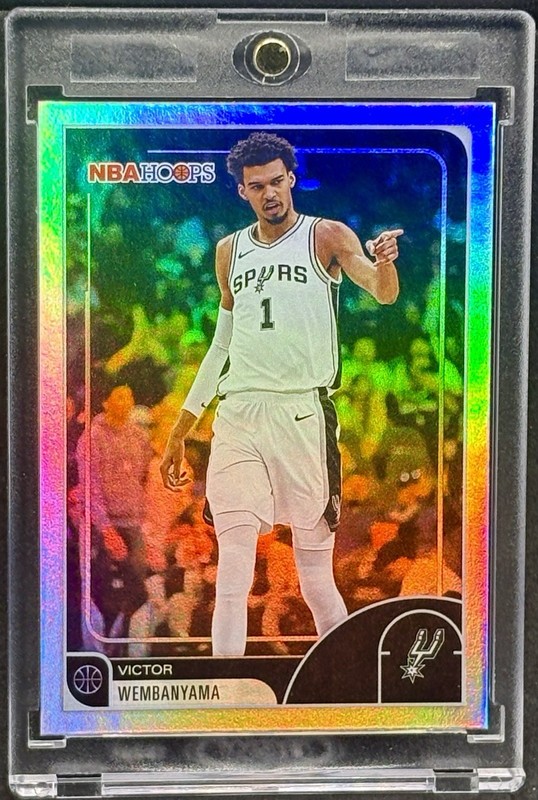 Victor Wembanyama RARE BLACK REFRACTOR INVESTMENT CARD TOPPS SPURS MINT