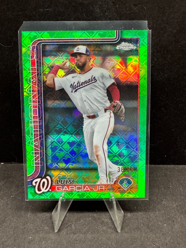 2025 Chrome Logofractor Edition Green Refractor /99 Luis Garcia García Jr