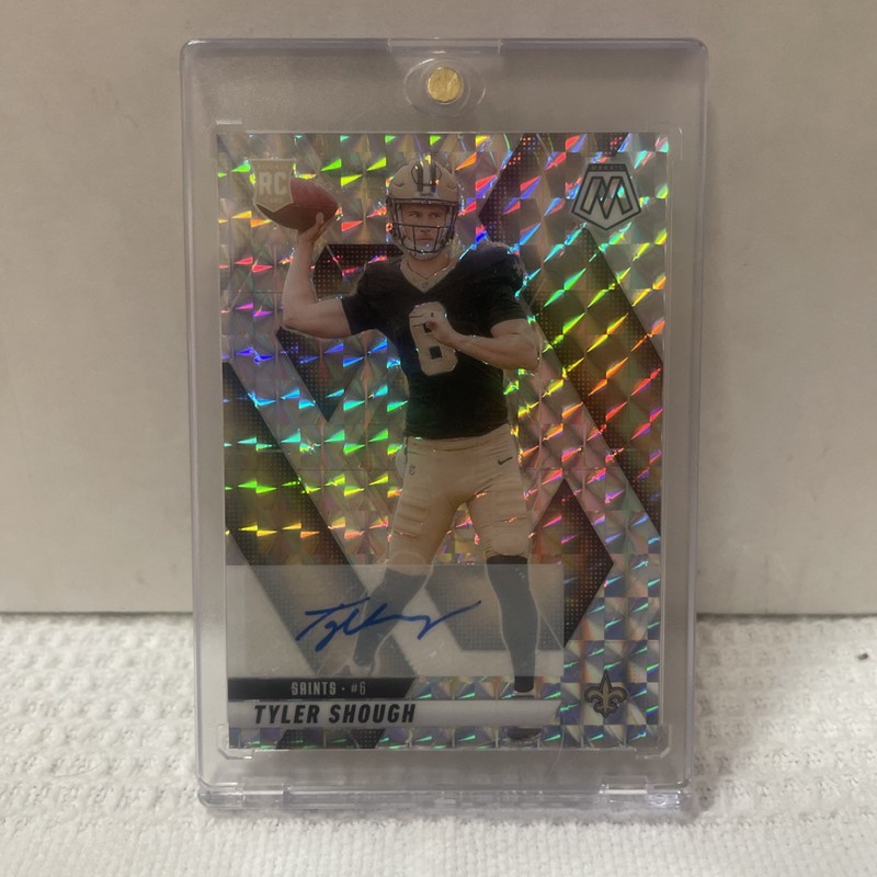 2025 Panini Mosaic – Rookies Tyler Shough #312 Mosaic Prizm Autographs (AU, RC)