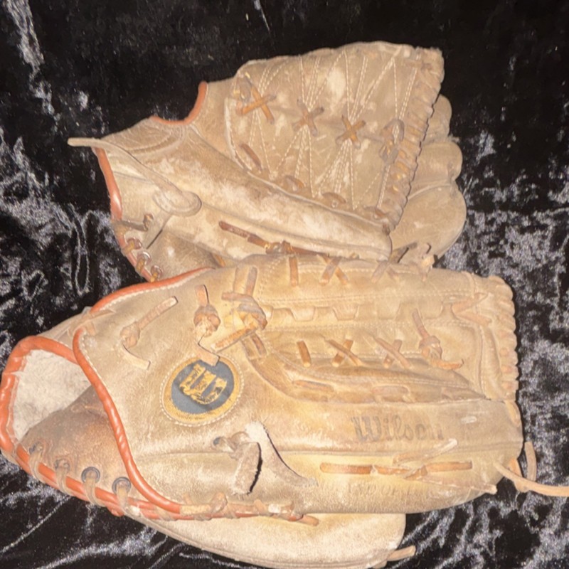 Wilson Vintage Baseball Gloves Bruce Sutter & Dick McAuliffe Signature Lot