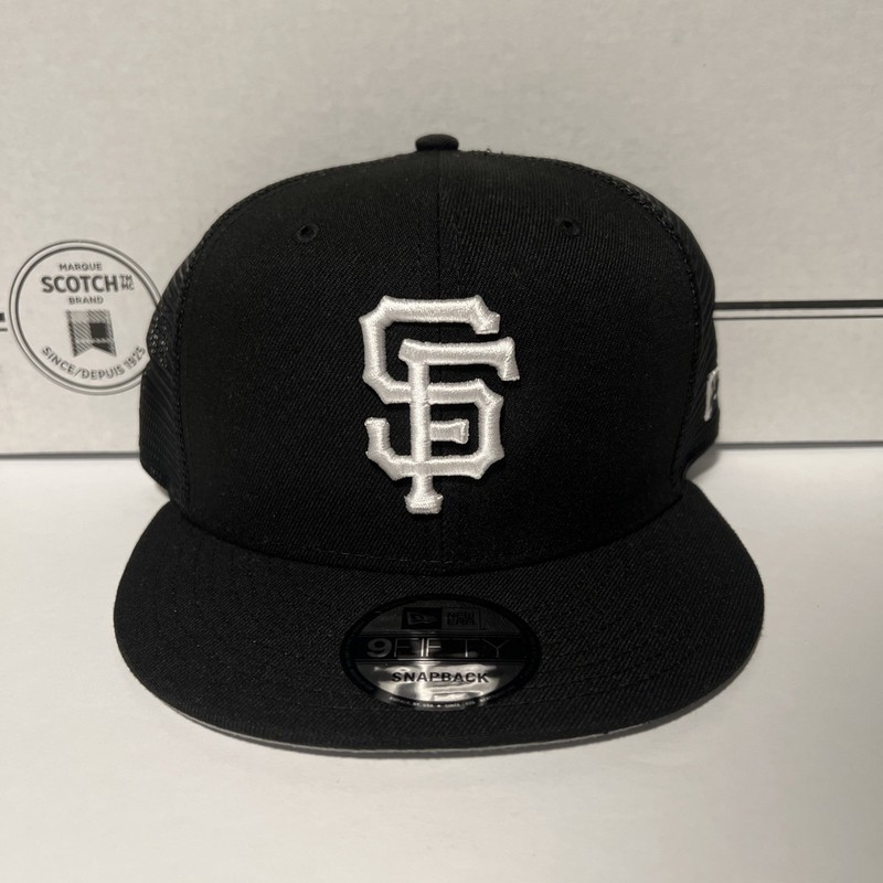 Men’s New Era Black San Francisco Giants Trucker 9FIFTY Snapback Hat