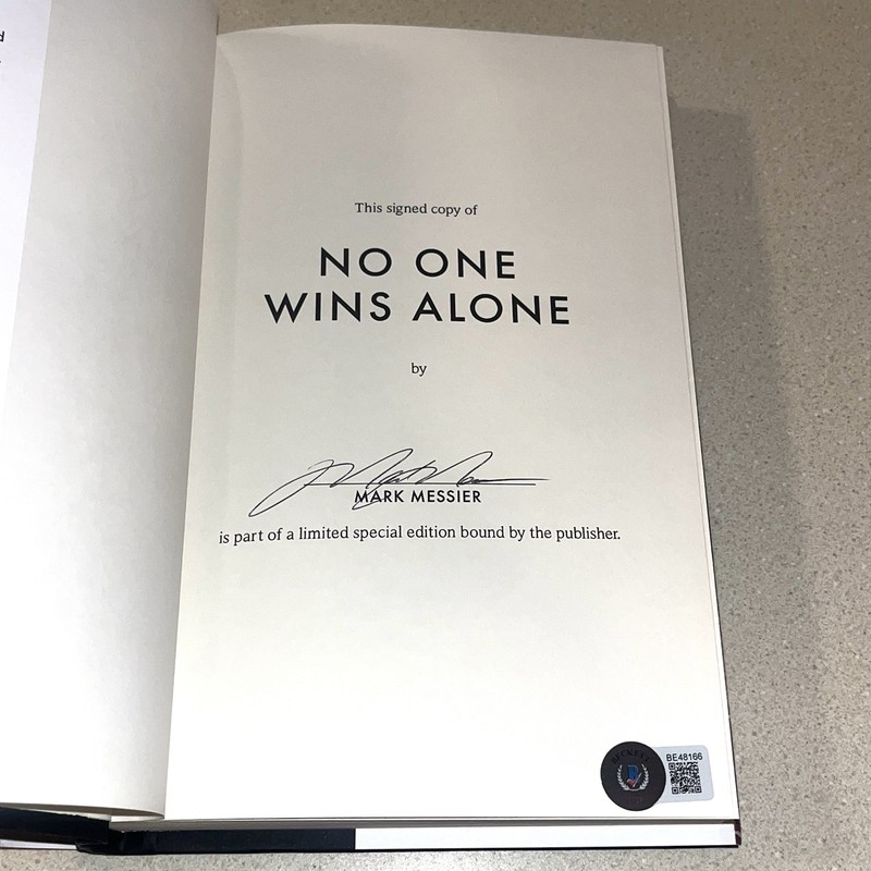 MARK MESSIER RANGERS signed autographed NO ONE WINS ALONE BOOK NHL HOF BECKETT gallery