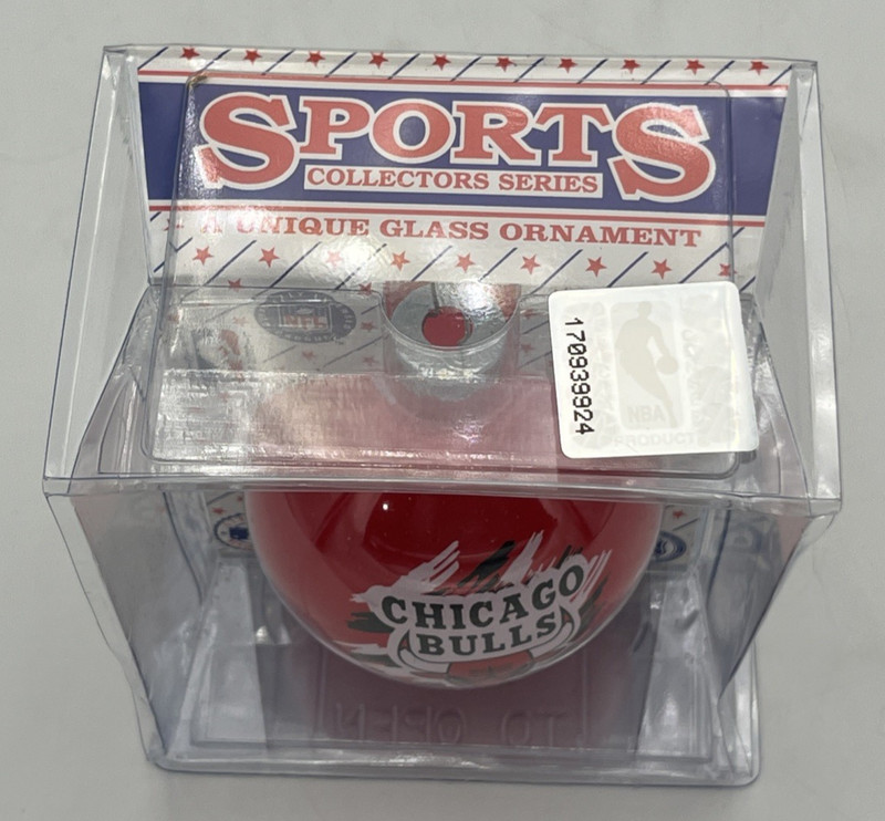 Sports Collectors Series Glass Ornament NBA Chicago Bulls gallery