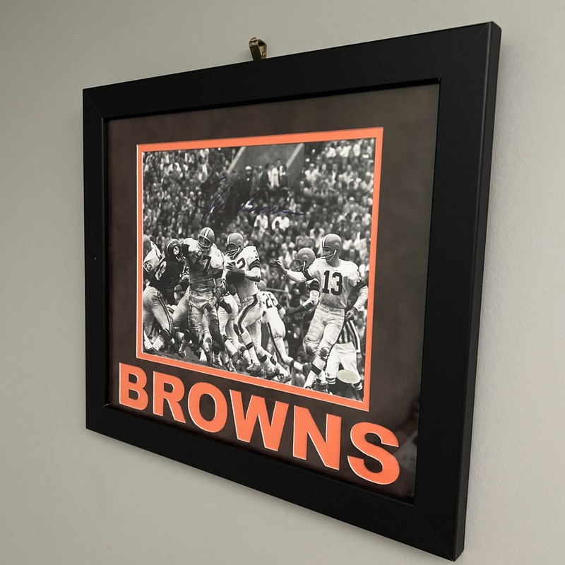 Jim Brown Autographed Photo – 3D LOGO Suede Framed Cleveland Browns – COA