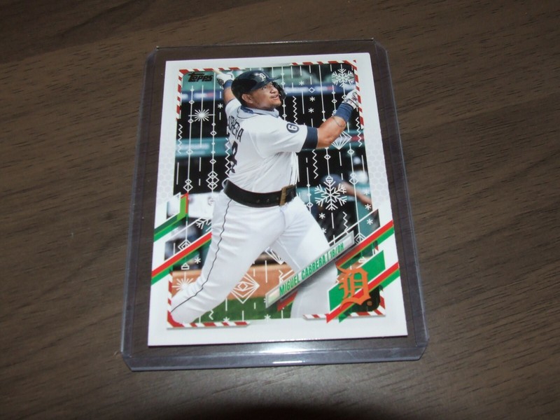 2021 Topps Holiday Miguel Cabrera Santa Belt Variation Code 426 #HW17