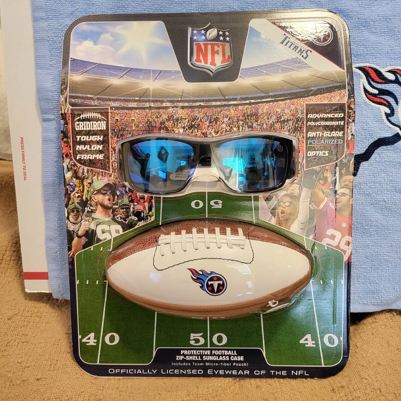 NFL Titans Polarized Polycarbonate Optics Sunglasses, New, Old Stock