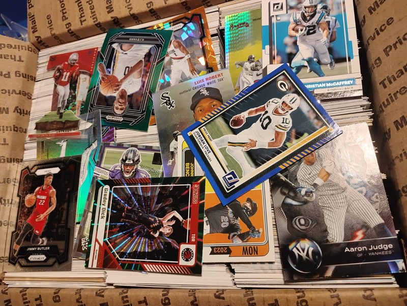 Medium Flat Rate Box of SportsCards Basketball Football Baseball 1400+ Cards