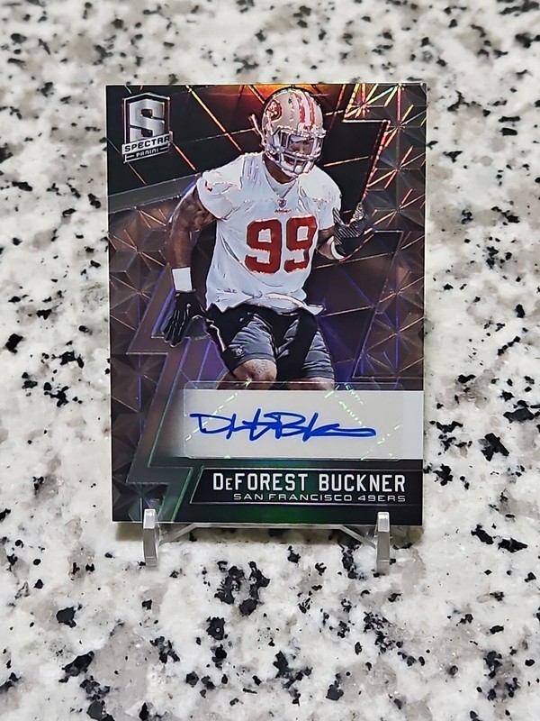 2016 Panini Spectra – Rookie Autographs DeForest Buckner #236 /199 (AU, RC)