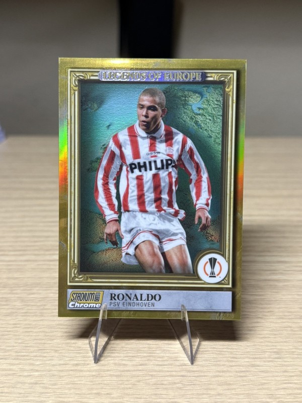 2022-23 RONALDO #’d /50 Topps Stadium Club Chrome Gold Legends of Europe SP