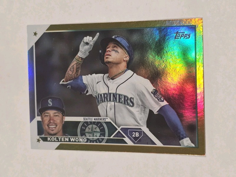 2023 Topps Kolten Wong #407 Gold Foil Seattle Mariners