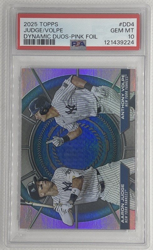 2025 Topps Aaron Judge/Anthony Volpe #DD4 DYNAMIC DUOS PINK FOIL Yankees PSA 10