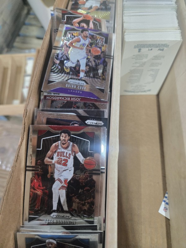 ULTIMATE Mix SPORTS CARD TREASURE BOX 4,000-5,000+ CARDS NFL,MLB,NBA Variety LOT gallery