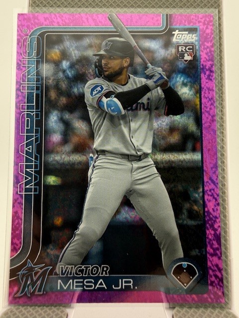 Victor Mesa Jr 2025 Topps Update #US-220 Pink Holo Foil (RC)