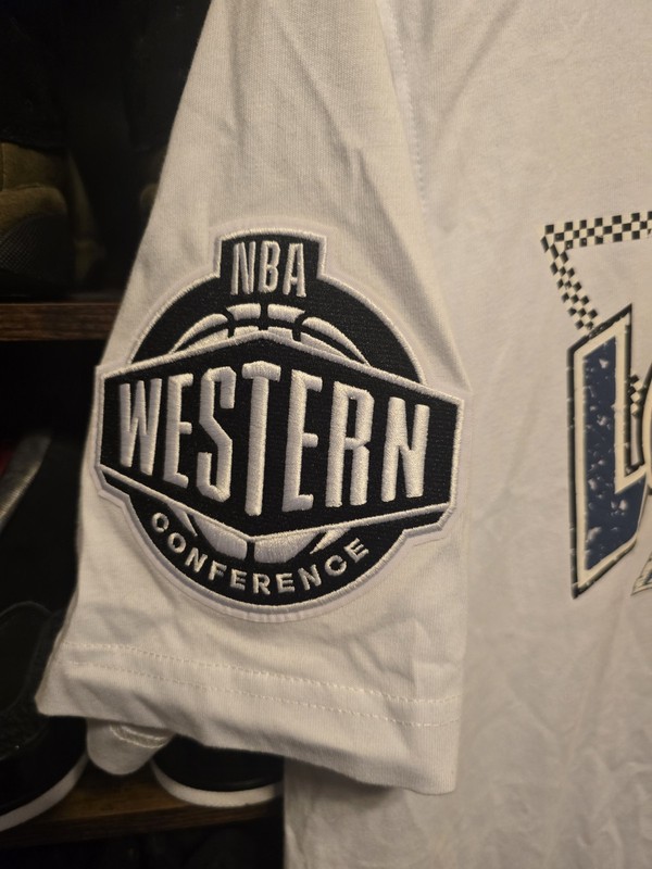 Los Angeles Lakers Pro Standard White Established Embroidered T-Shirt Men's NWT! gallery