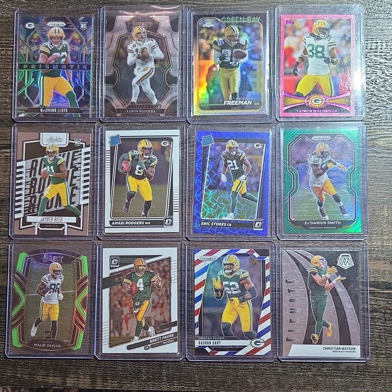 Green Bay Packers Football Card Lot /will come with two bonus Green Bay Cards