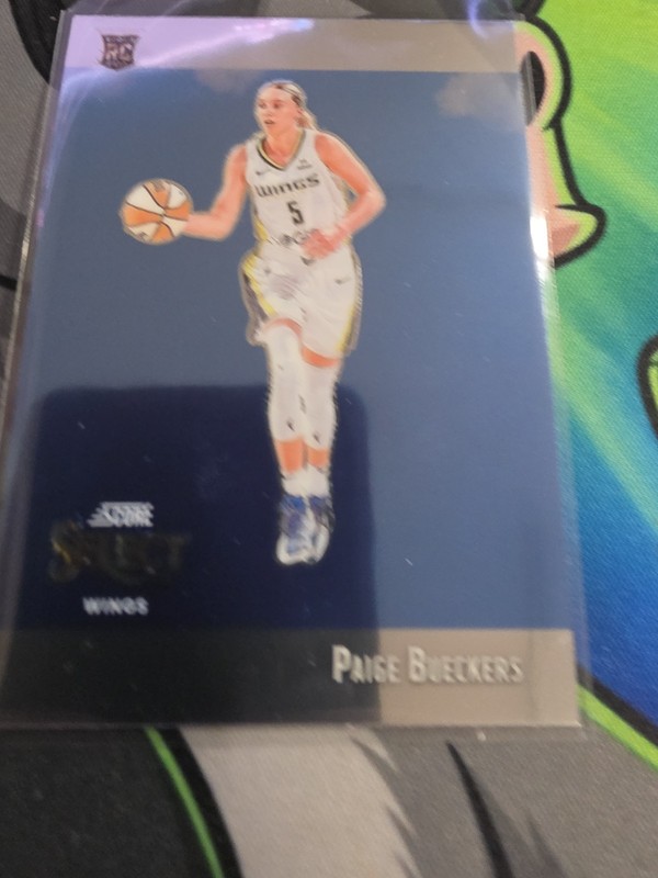 2025 Panini Select WNBA #18 Paige Bueckers Score Select Throwback