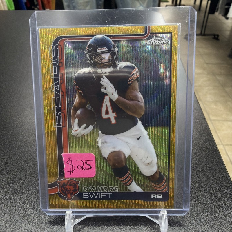 2025 Topps Chrome Dandre Swift Gold Wave Refractor /50 Chicago Bears