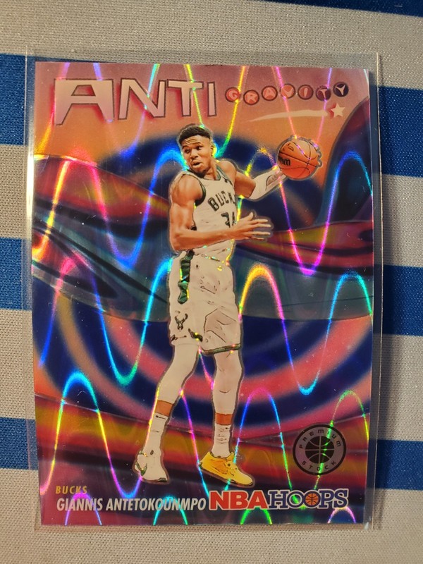Giannis Antetokounmpo 2023-24 Panini Premium Stock Anti Gravity Blue Seismic /99