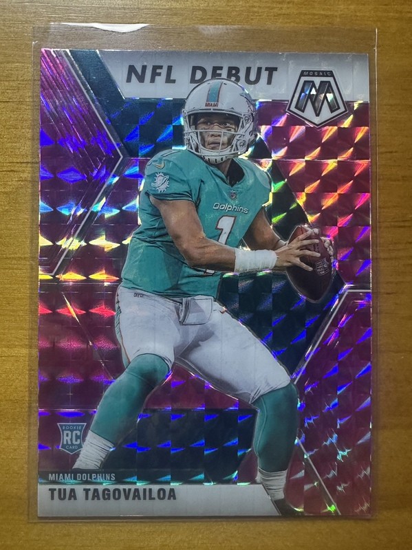 2020 Panini Mosaic NFL Debut Pink Camo Prizm Tua Tagovailoa #262 Rookie RC