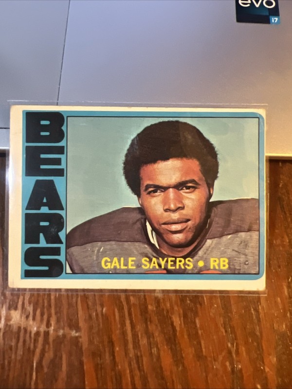 Gale Sayers 1972 Topps Football #110 HOF Chicago Bears G-VG Range Crease