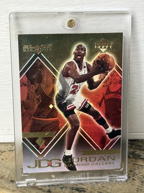 Michael Jordan Card 90’s RAINBOW REFRACTOR HOLO RARE INSERT SP BULLS JERSEY #23 gallery