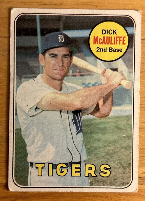 1969 Topps Dick McAuliffe Baseball Card #305 Tigers 2B Low-Grade Creased O/C