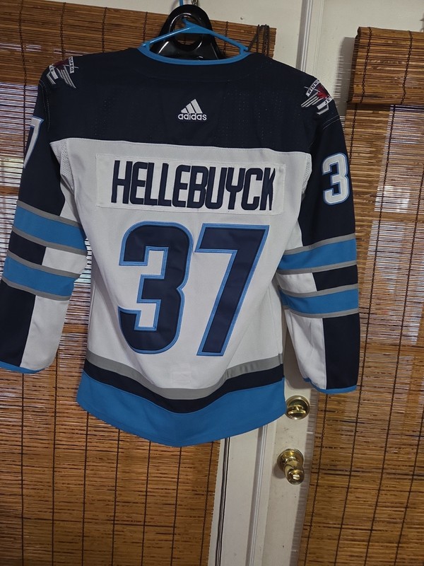 Winnipeg Jets Connor Hellebuyck