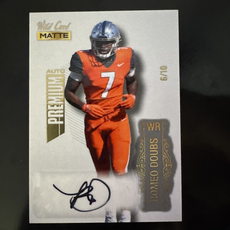 2022 Wild Card MATTE – Autographs Romeo Doubs Premium White-Gold Foil /10…