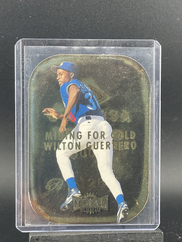 1997 Metal Universe Mining for Gold #5 Wilton Guerrero Die Cut Card BIN-1649
