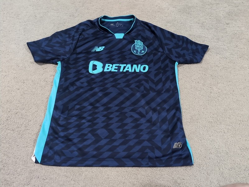 FC Porto New Balance Prematch Shirt 2024/25, Size M