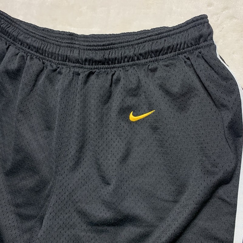 Vintage Nike Iowa Hawkeyes Basketball Shorts Men XL Mesh Baggy Authentic 90s Y2K gallery