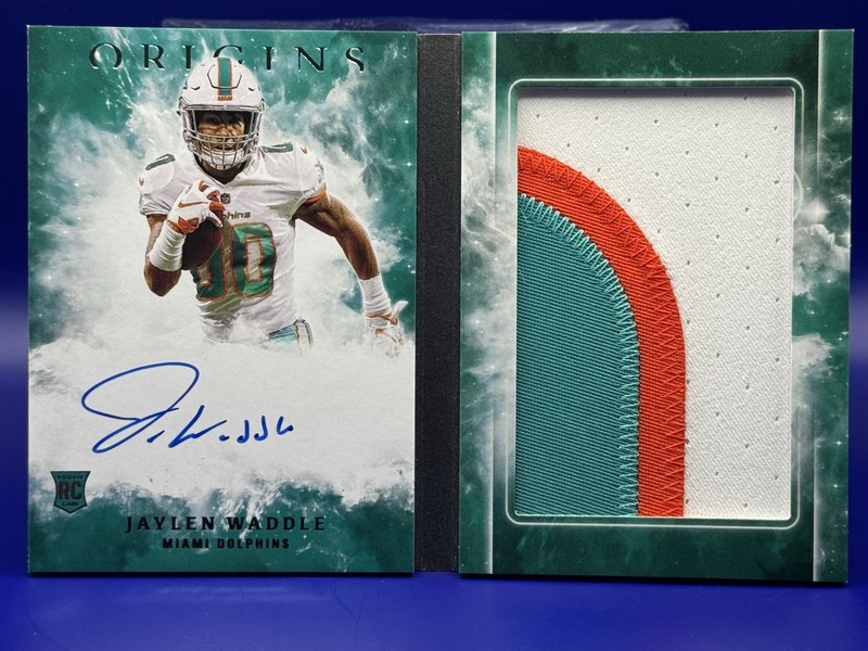 2021 Panini Origins – Rookie Booklet Auto – Jaylen Waddle /49 RBA-JW (RC,MEM,AU)