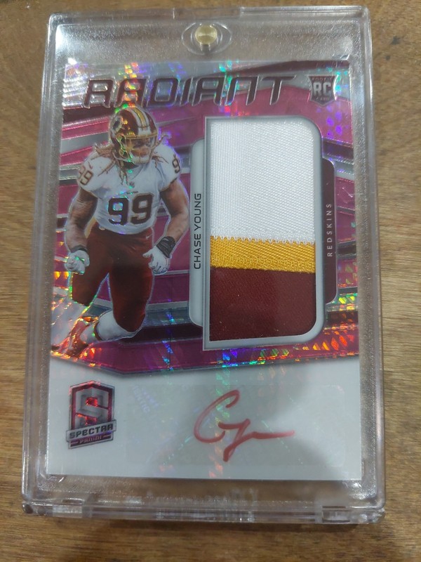 2020 Panini Spectra – Radiant Rookie Autograph Chase Young #8 /25 (AU, MEM, RC)