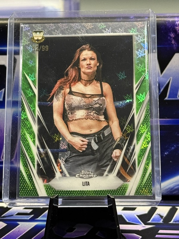 LITA 2026 TOPPS CHROME WWE LEGENDS GREEN LOGOFRACTOR /99 #61