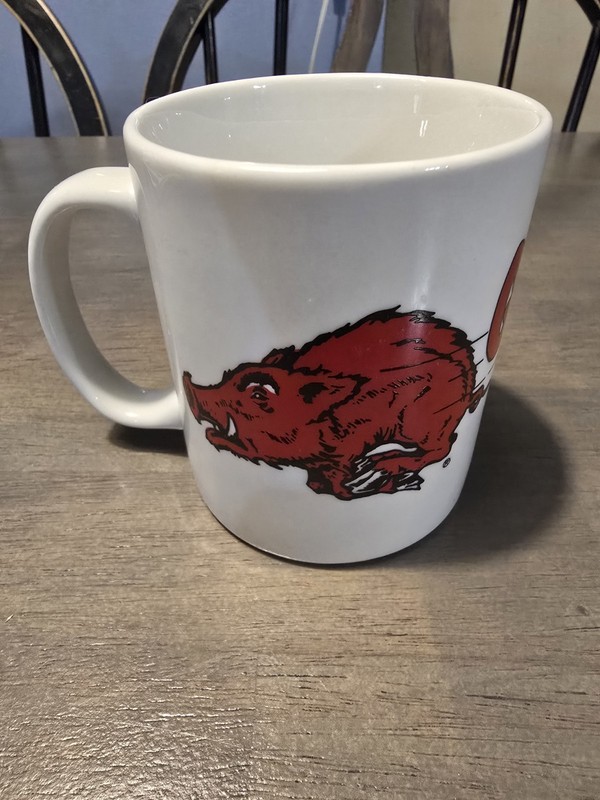 University Of Arkansas Razorbacks Go Hogs White Coffee Cup Mug 12 Oz Red Logo